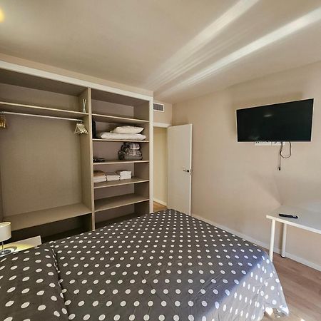 Apartamentos Picasso Alcalá de Henares Habitación foto
